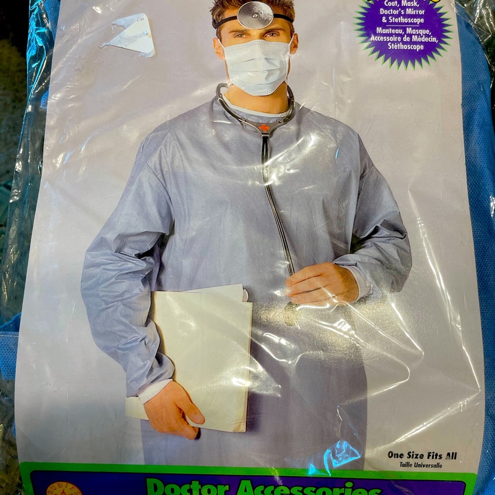 Adult Doctor Halloween costume!! Pick up in sandy springs. New. Still in bag.